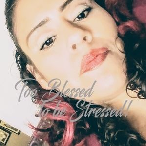 Meet your Posher, Delina